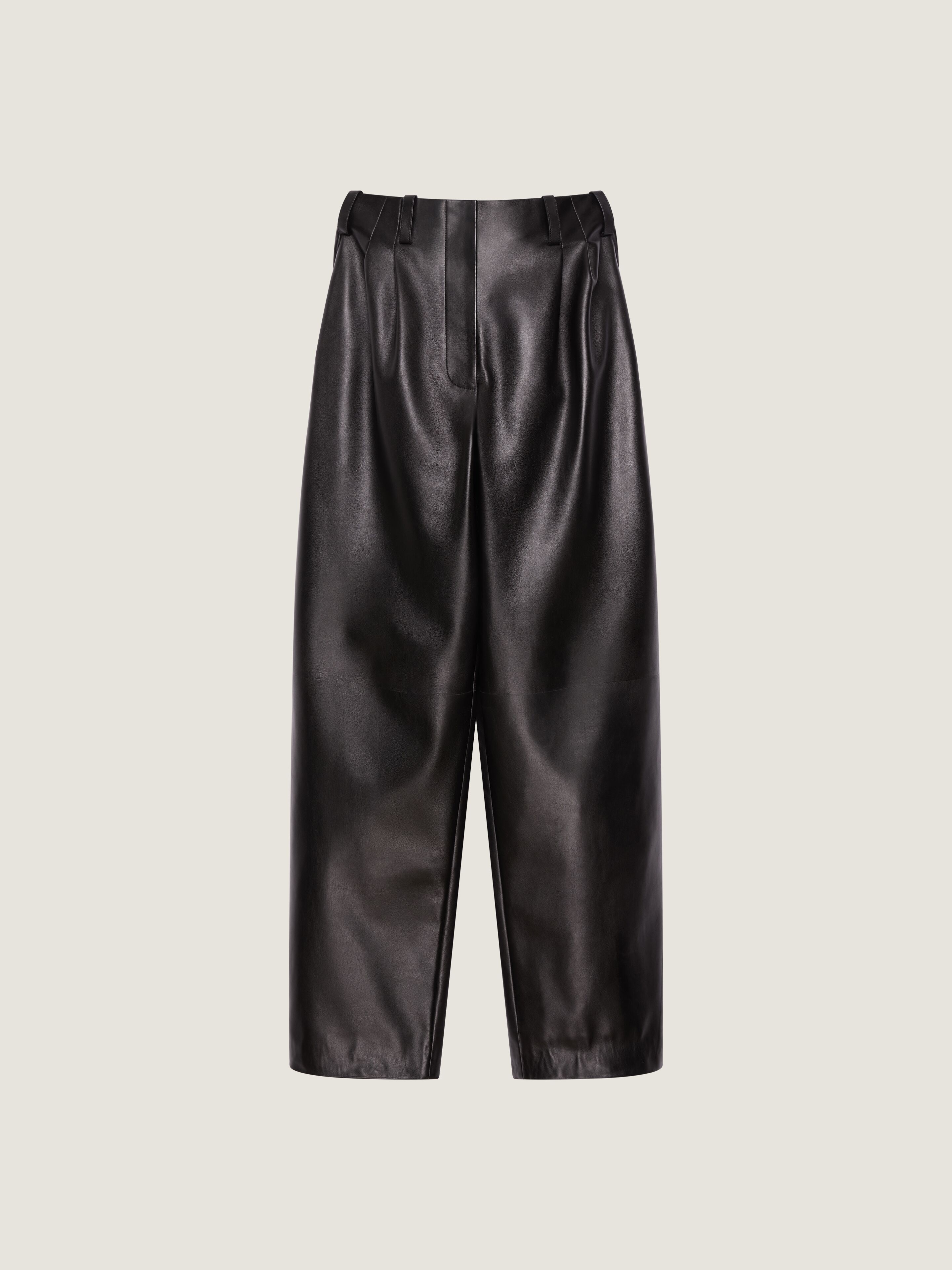 Double pleat pants in leather